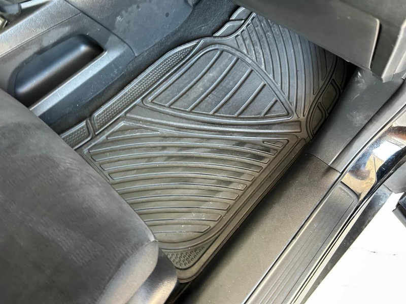 Honda CR-V Vehicle Full-screen Gallery Image 24