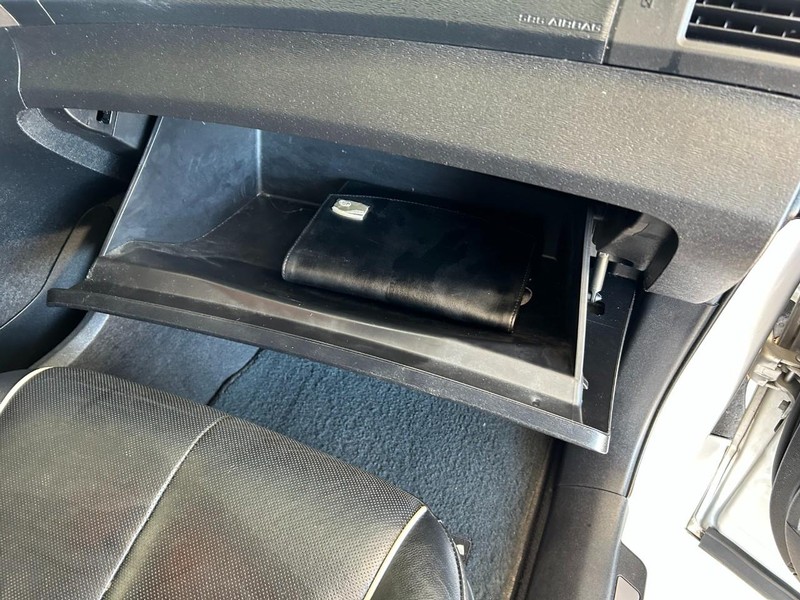 Toyota Venza Vehicle Full-screen Gallery Image 18