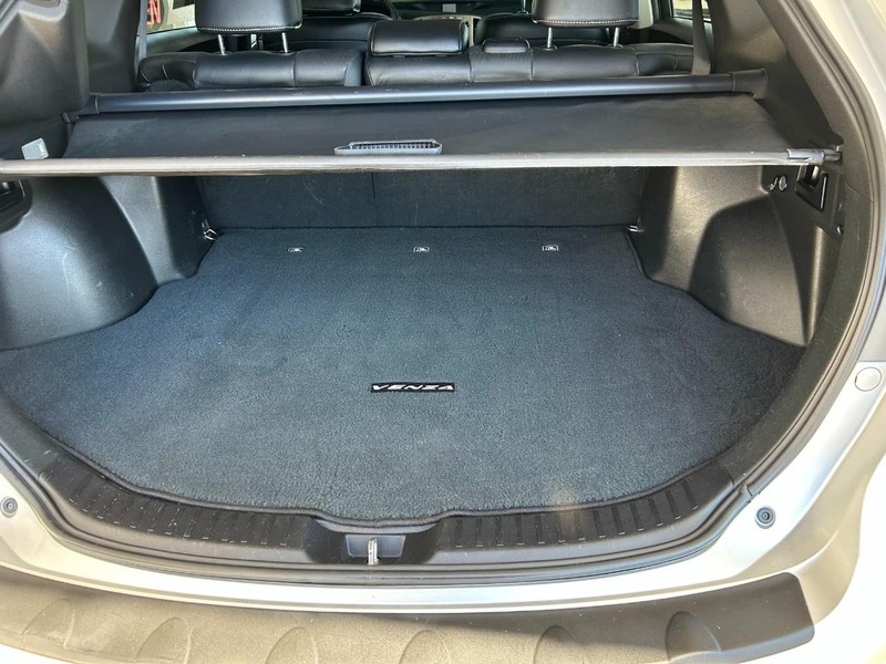 Toyota Venza Vehicle Full-screen Gallery Image 22