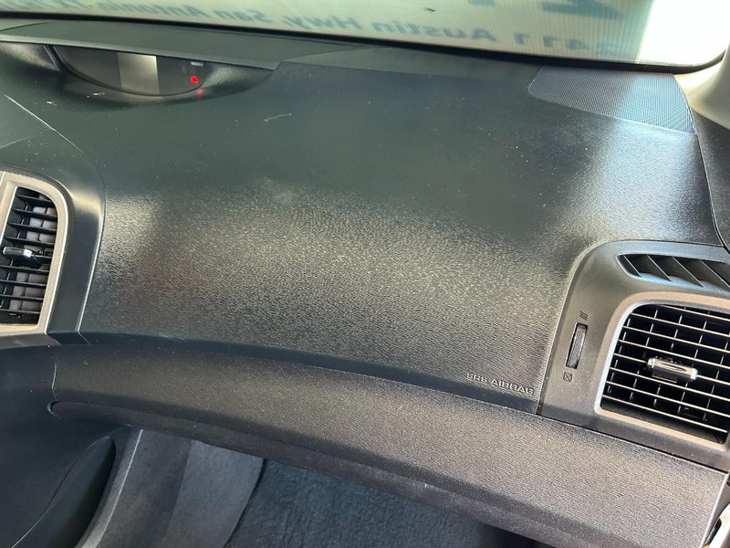 Toyota Venza Vehicle Full-screen Gallery Image 23