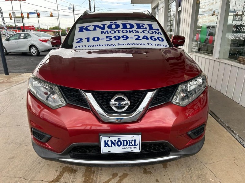 Nissan Rogue Vehicle Full-screen Gallery Image 02