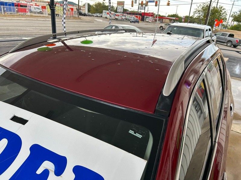 Nissan Rogue Vehicle Full-screen Gallery Image 06