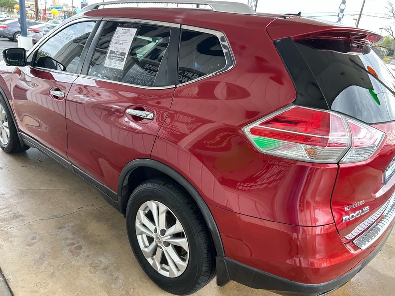 Nissan Rogue Vehicle Full-screen Gallery Image 07