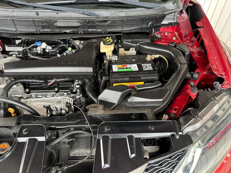 Nissan Rogue Vehicle Full-screen Gallery Image 10