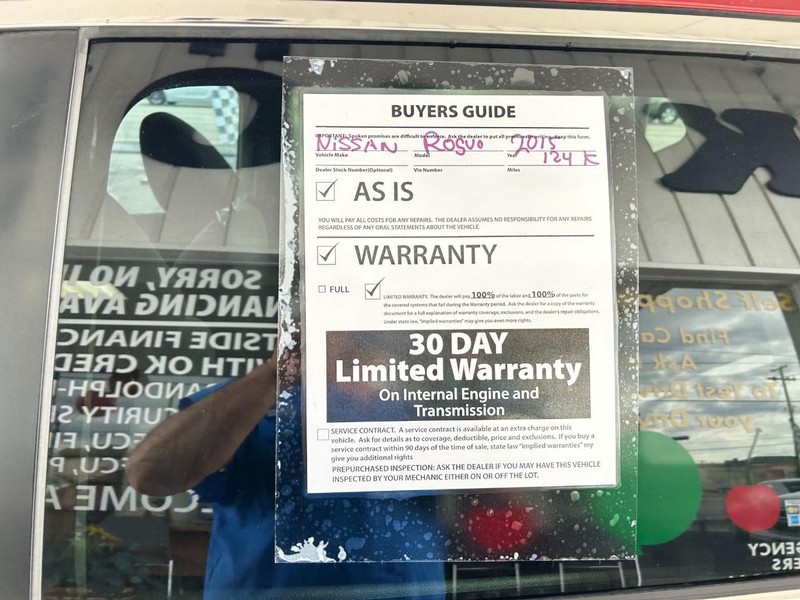 Nissan Rogue Vehicle Full-screen Gallery Image 11