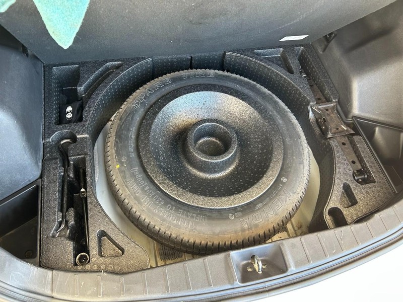 Mitsubishi Outlander Sport Vehicle Full-screen Gallery Image 20