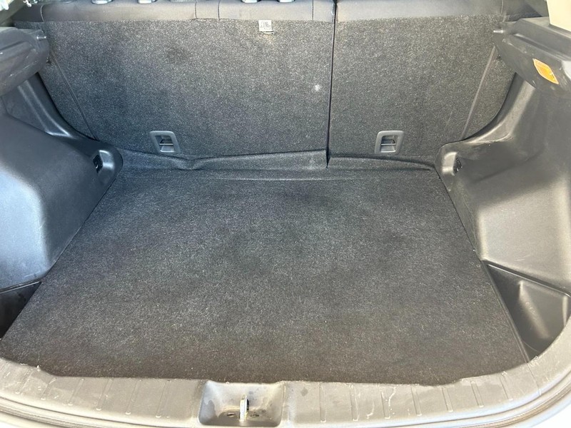 Mitsubishi Outlander Sport Vehicle Full-screen Gallery Image 24