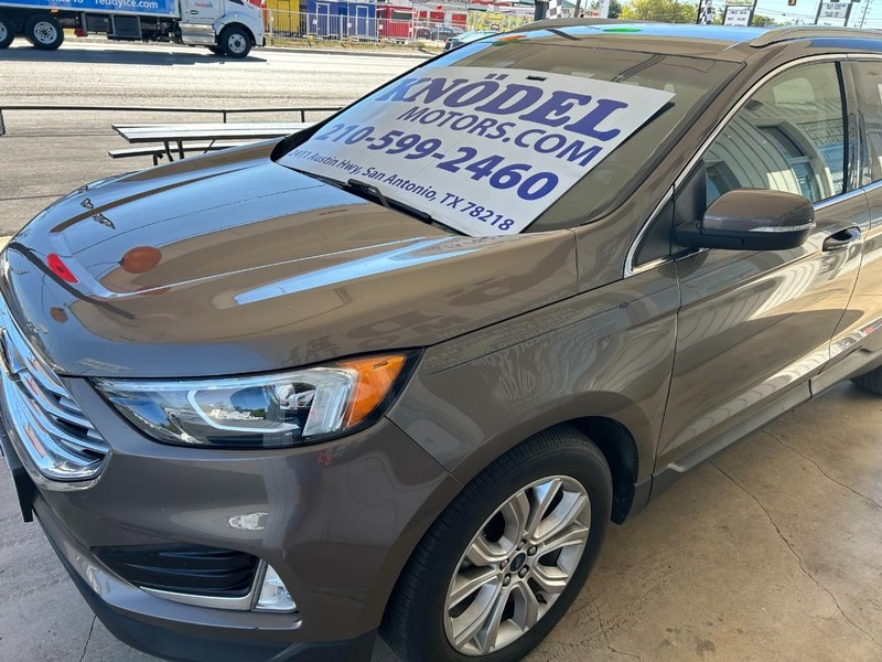 Ford Edge Vehicle Full-screen Gallery Image 05