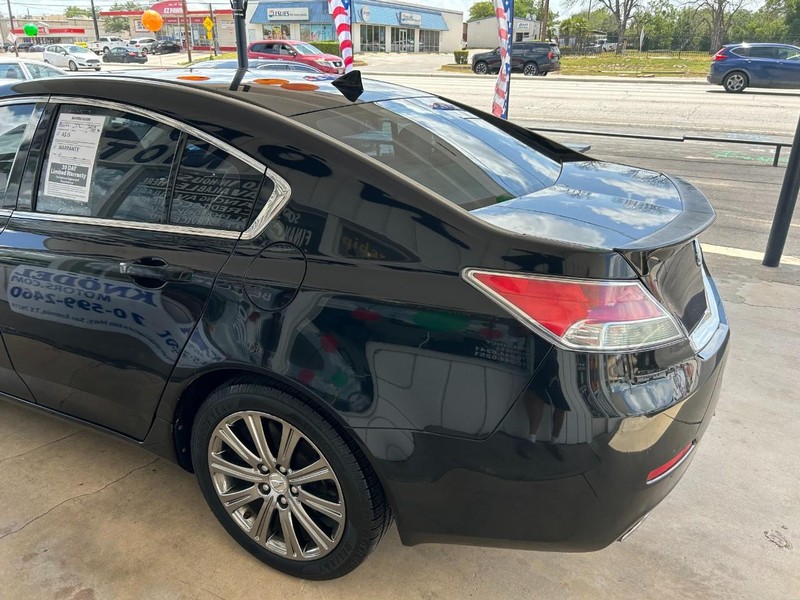 Acura TL Vehicle Full-screen Gallery Image 06