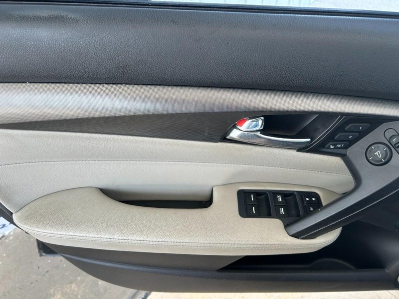 Acura TL Vehicle Full-screen Gallery Image 15