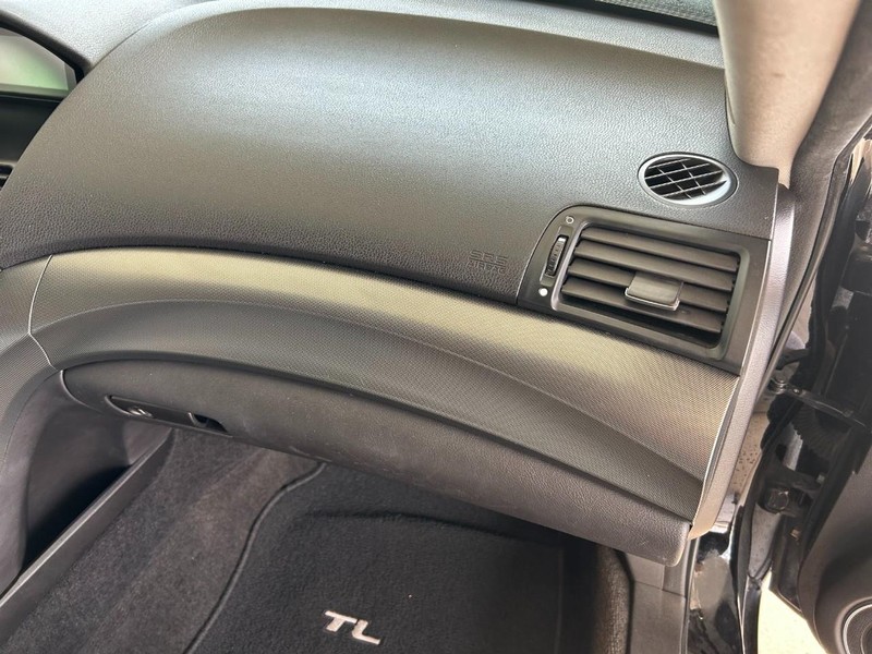 Acura TL Vehicle Full-screen Gallery Image 19