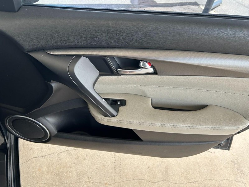 Acura TL Vehicle Full-screen Gallery Image 22