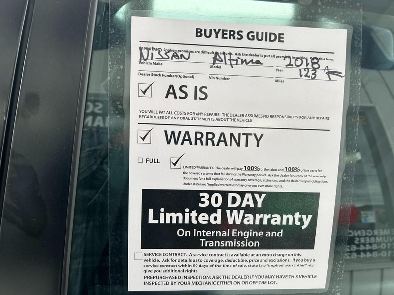 Nissan Altima Vehicle Full-screen Gallery Image 11