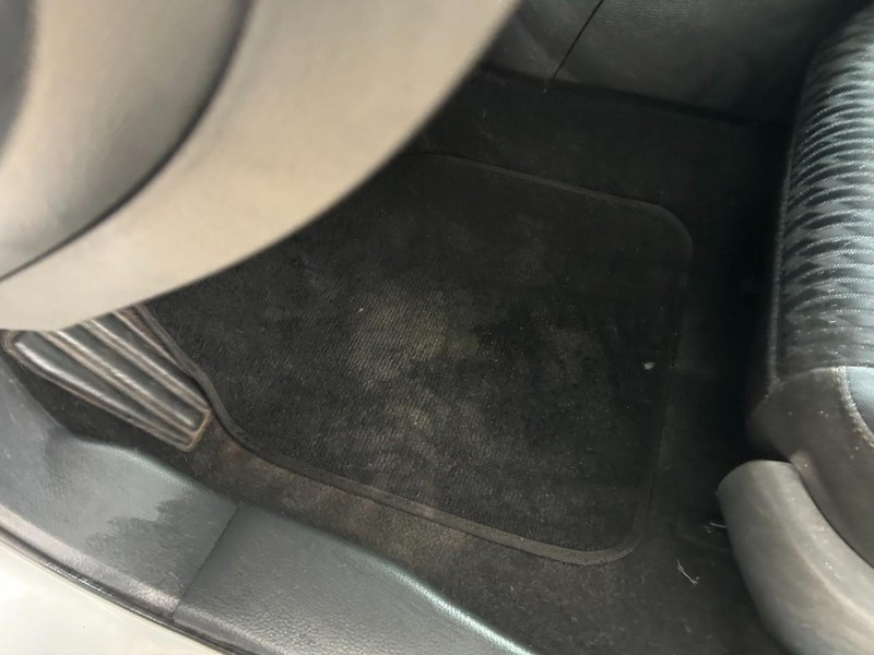 Nissan Altima Vehicle Full-screen Gallery Image 20