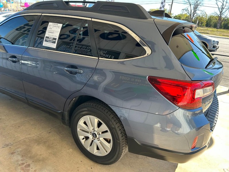 Subaru Outback Vehicle Full-screen Gallery Image 06