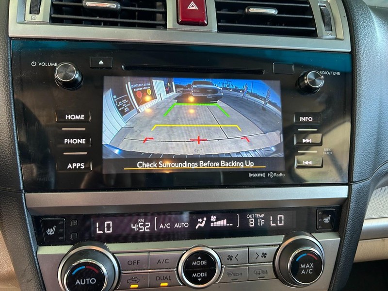 Subaru Outback Vehicle Full-screen Gallery Image 13