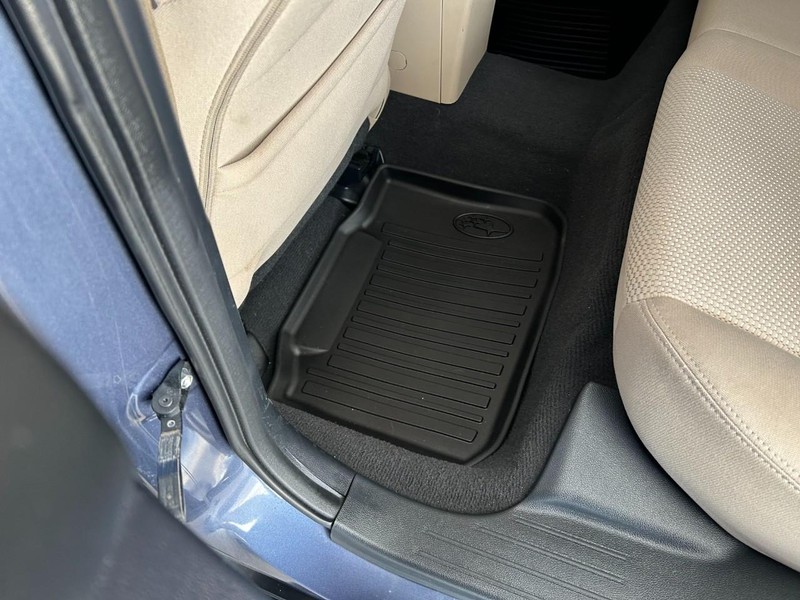 Subaru Outback Vehicle Full-screen Gallery Image 22