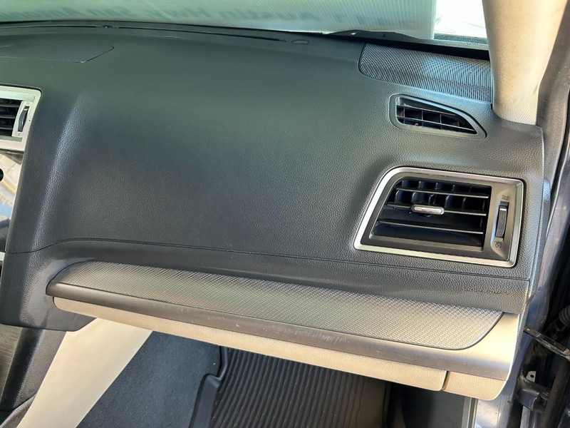 Subaru Outback Vehicle Full-screen Gallery Image 25