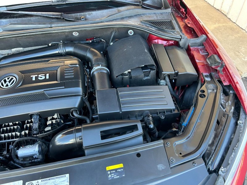 Volkswagen Passat Vehicle Full-screen Gallery Image 10