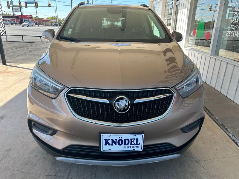 Buick Encore Vehicle Full-screen Gallery Image 02