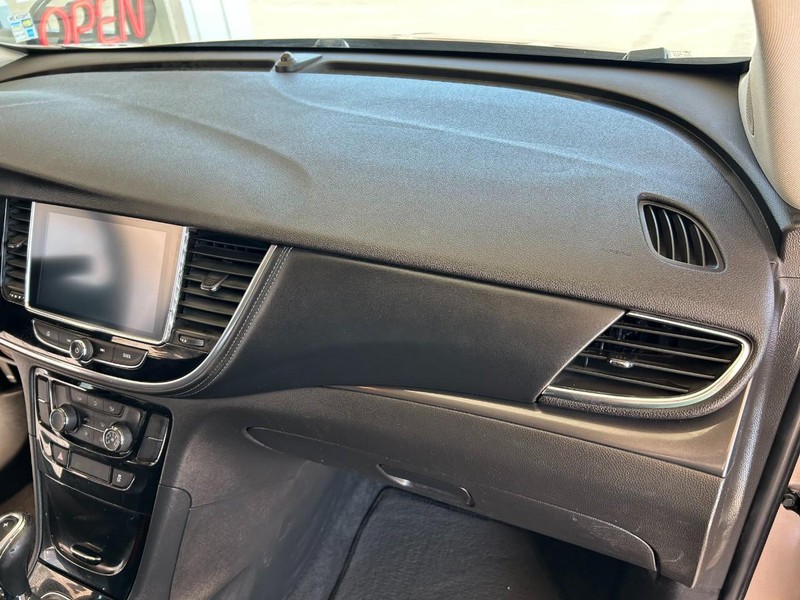 Buick Encore Vehicle Full-screen Gallery Image 24