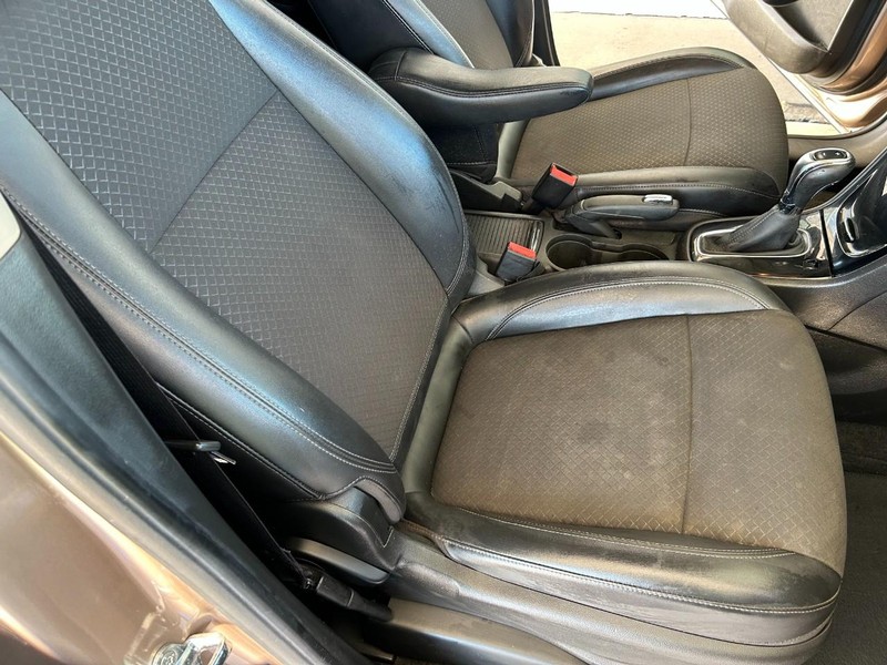 Buick Encore Vehicle Full-screen Gallery Image 25