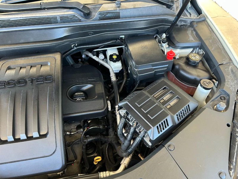 Chevrolet Equinox Vehicle Full-screen Gallery Image 10