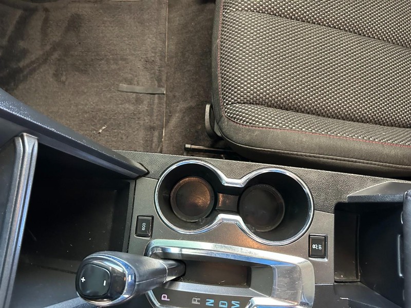 Chevrolet Equinox Vehicle Full-screen Gallery Image 15