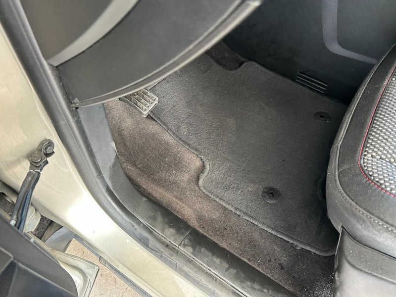 Chevrolet Equinox Vehicle Full-screen Gallery Image 20