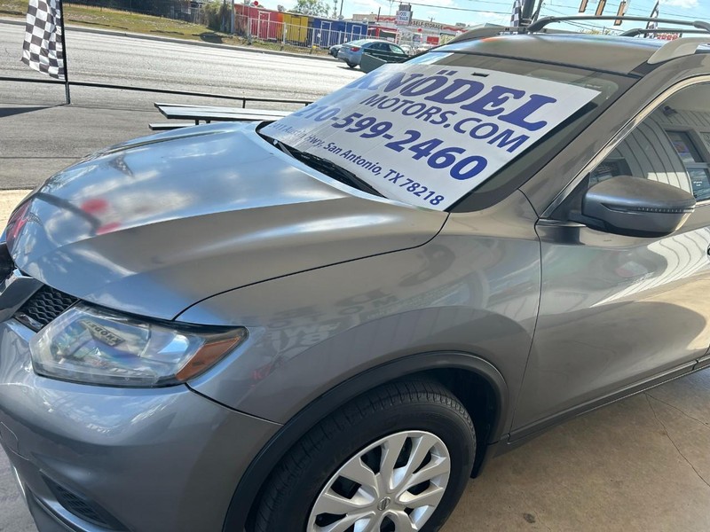 Nissan Rogue Vehicle Full-screen Gallery Image 05