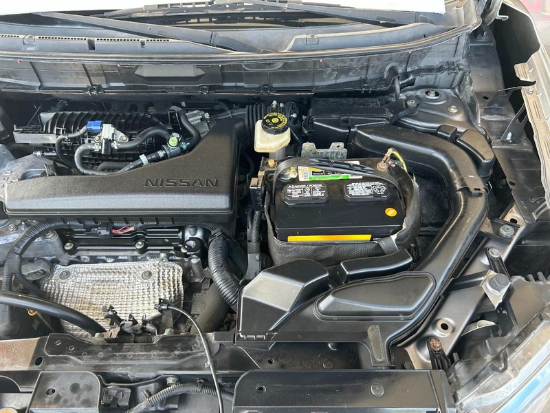 Nissan Rogue Vehicle Full-screen Gallery Image 09