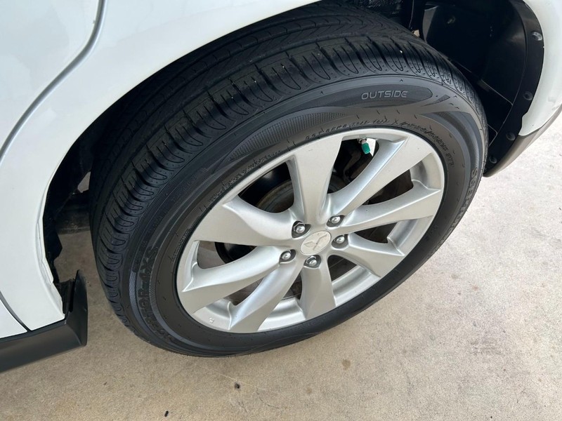 Mitsubishi Outlander Sport Vehicle Full-screen Gallery Image 08