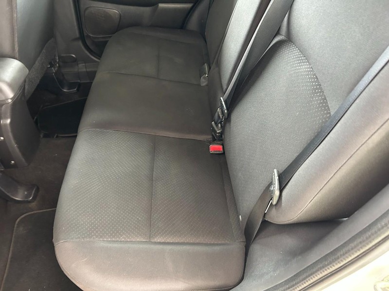 Mitsubishi Outlander Sport Vehicle Full-screen Gallery Image 20