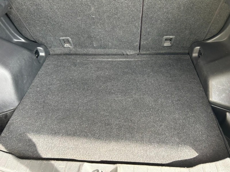 Mitsubishi Outlander Sport Vehicle Full-screen Gallery Image 23