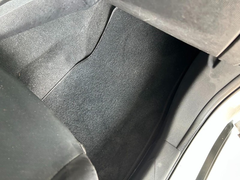 Mitsubishi Outlander Sport Vehicle Full-screen Gallery Image 26