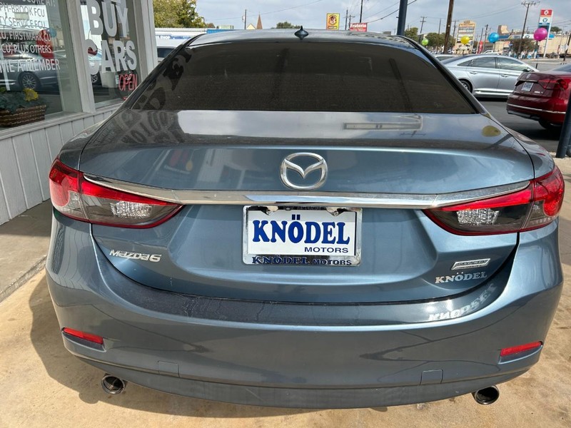 Mazda MAZDA6 Vehicle Full-screen Gallery Image 03