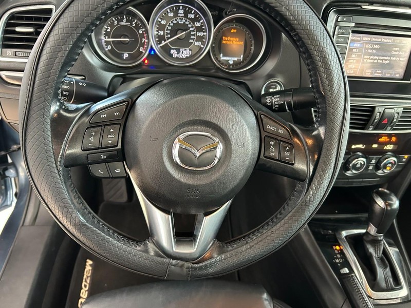 Mazda MAZDA6 Vehicle Full-screen Gallery Image 10