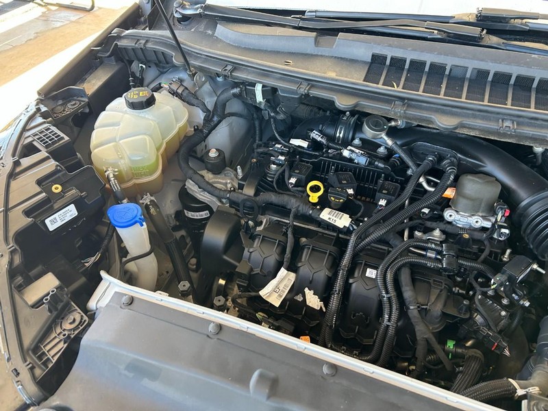 Ford Edge Vehicle Full-screen Gallery Image 09