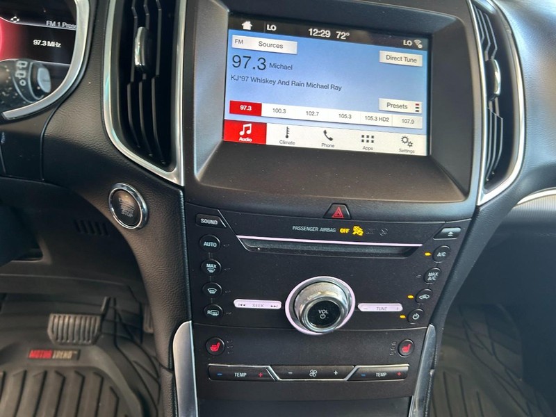 Ford Edge Vehicle Full-screen Gallery Image 14