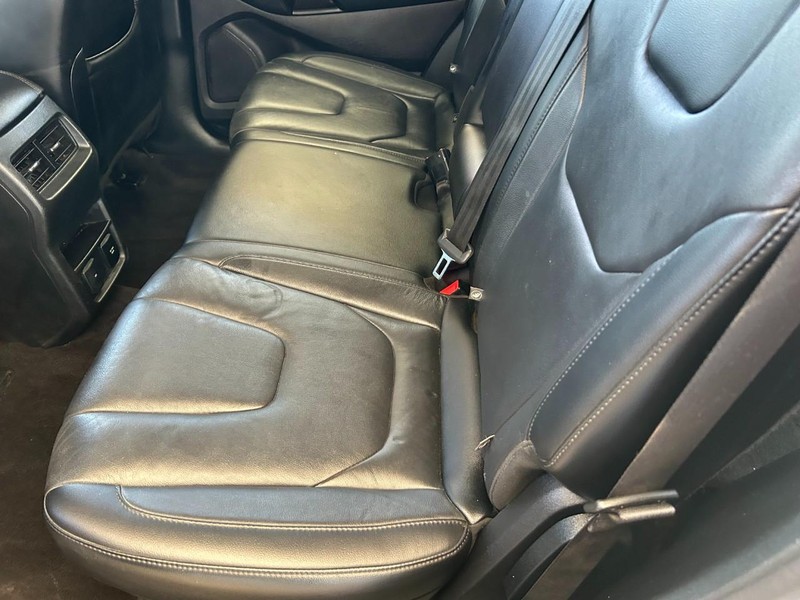 Ford Edge Vehicle Full-screen Gallery Image 20