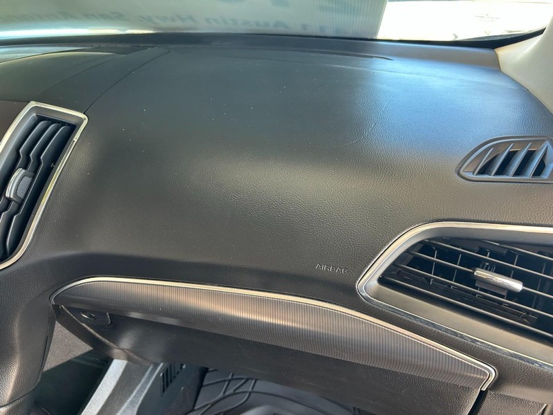 Ford Edge Vehicle Full-screen Gallery Image 24