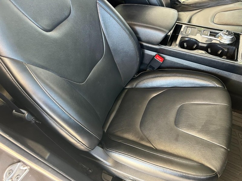 Ford Edge Vehicle Full-screen Gallery Image 25