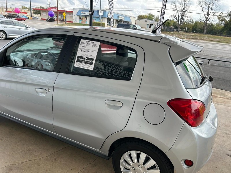 Mitsubishi Mirage Vehicle Full-screen Gallery Image 06