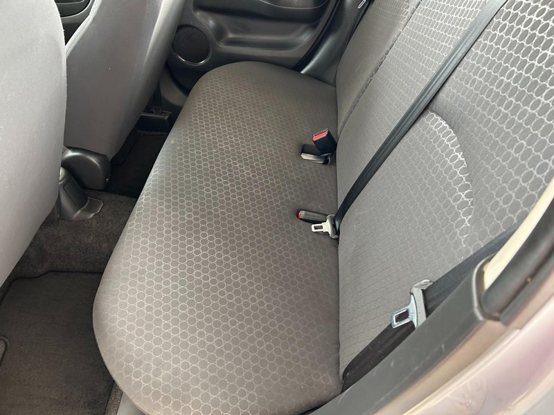 Mitsubishi Mirage Vehicle Full-screen Gallery Image 20