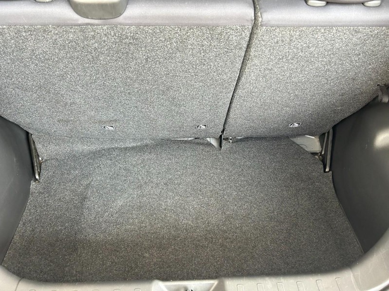 Mitsubishi Mirage Vehicle Full-screen Gallery Image 22