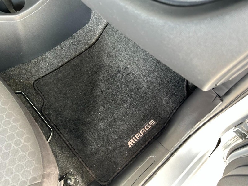 Mitsubishi Mirage Vehicle Full-screen Gallery Image 25