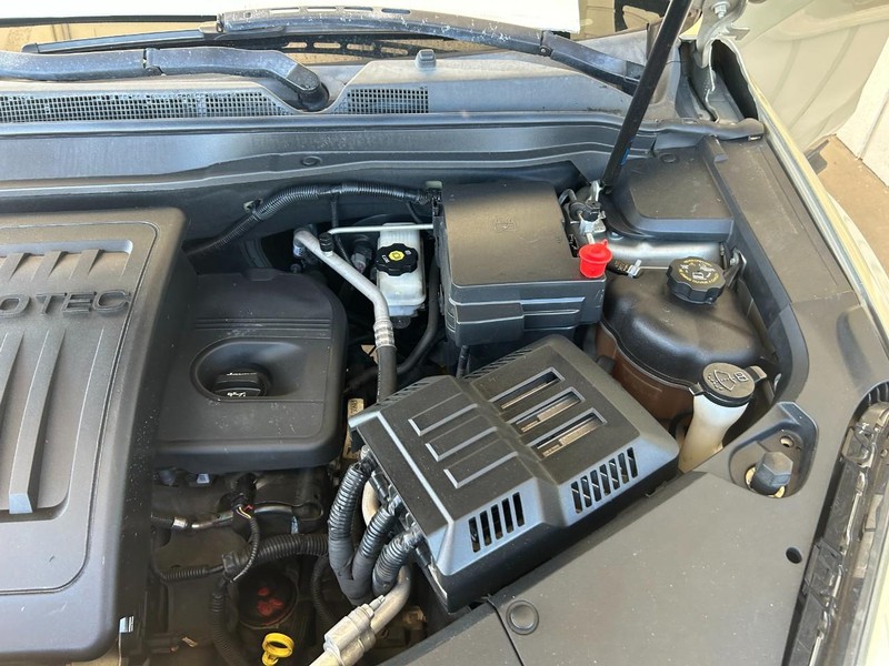 Chevrolet Equinox Vehicle Full-screen Gallery Image 11