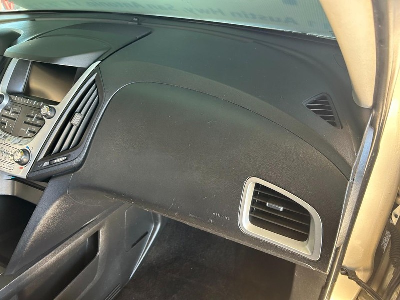 Chevrolet Equinox Vehicle Full-screen Gallery Image 24