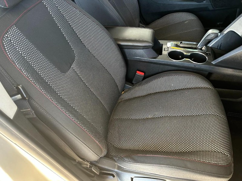 Chevrolet Equinox Vehicle Full-screen Gallery Image 25