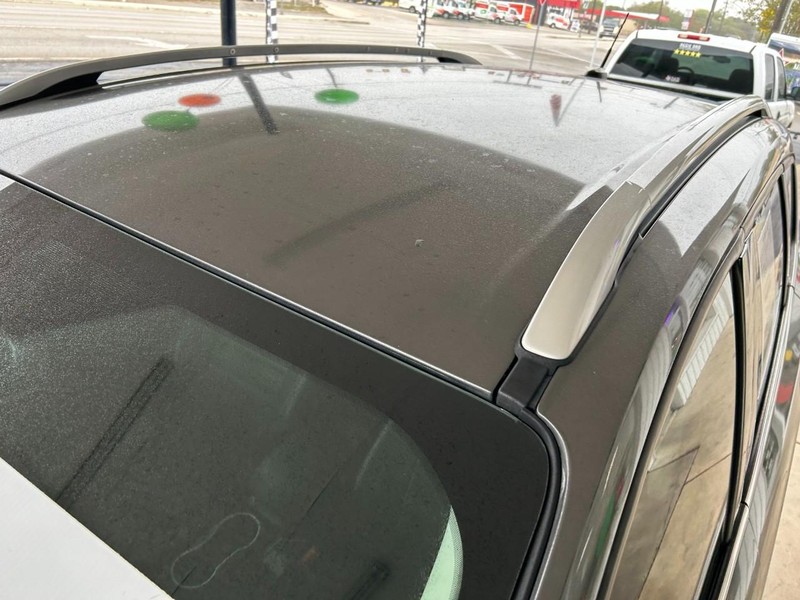 Ford Escape Vehicle Full-screen Gallery Image 06